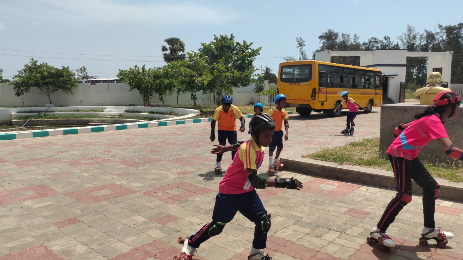 SKATING
